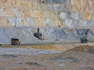 2445006322 32f544001e o